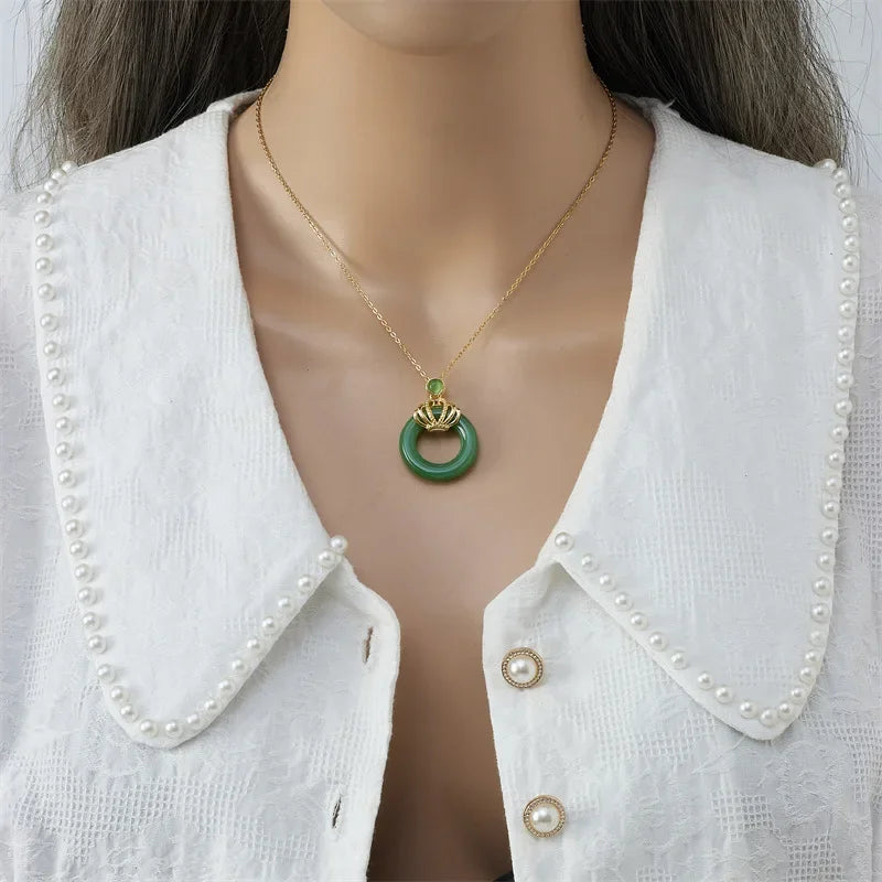 Chinese Style Classic Green Circle Stone Pendant Necklaces for Women Elegant Accessories Collar Jewelry Gifts for Friends